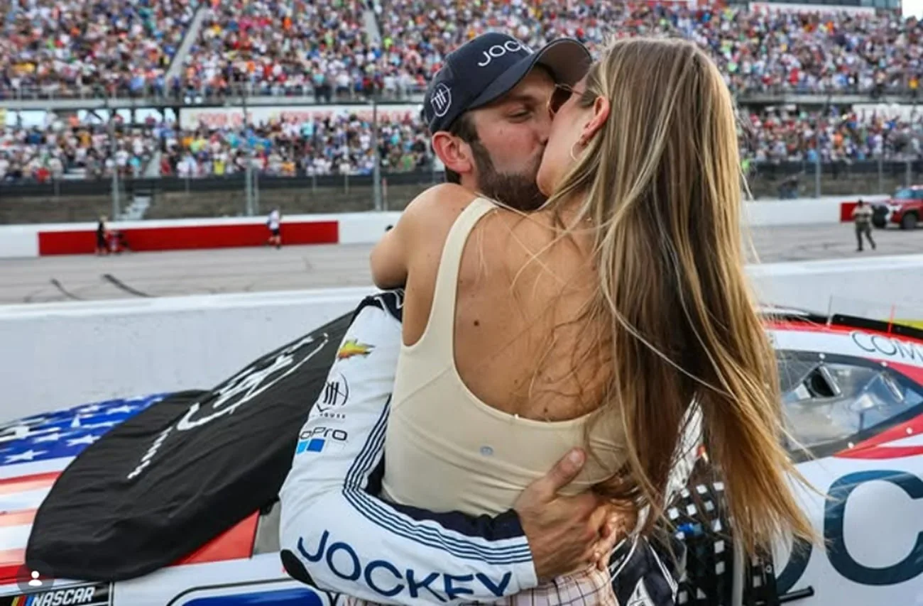 Julia, sister of Kelly Piquet, announces pregnancy with first child with driver Daniel Suarez
