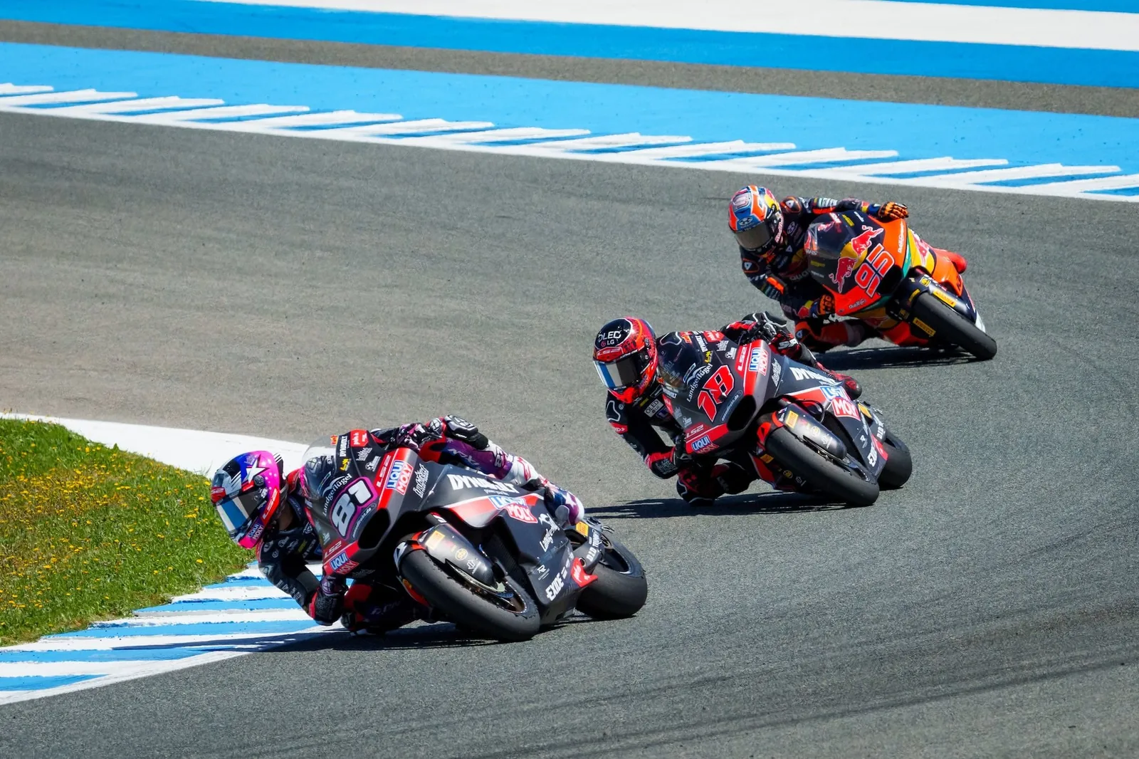 Moto2: Agius wins intense duel and repeats triumph in Jerez