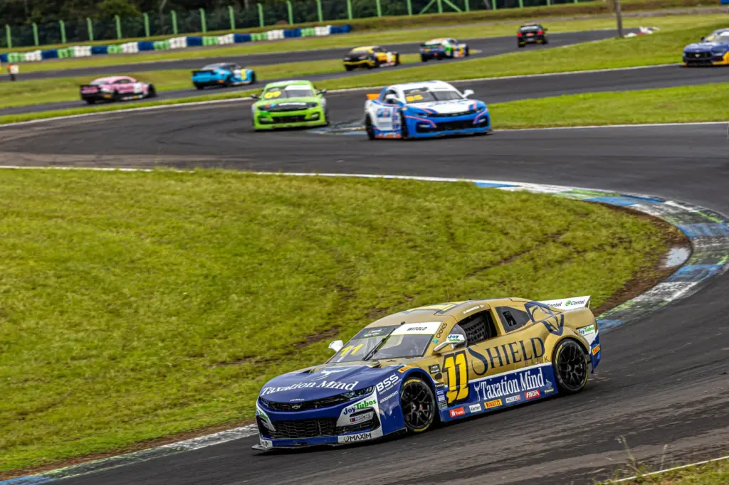 Witold Ramasauskas leaves Santa Cruz do Sul leading NASCAR Brasil