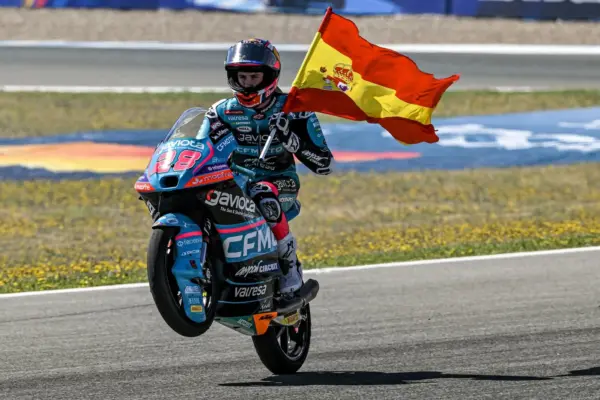 Moto3: Quiles wins at home after intense duel for podium