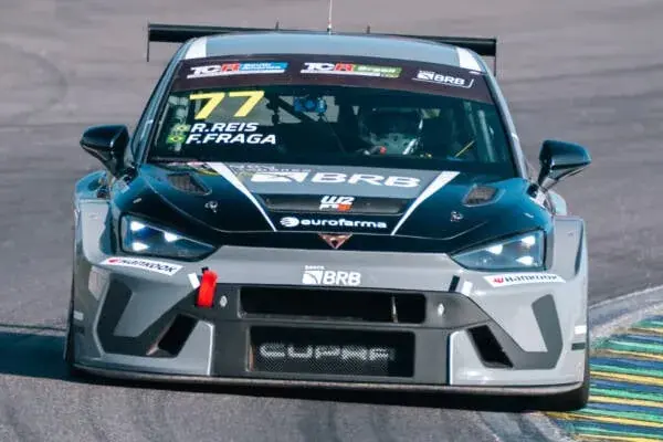 TCR: Fraga and Reis manage advantage and win Super Challenge Interlagos