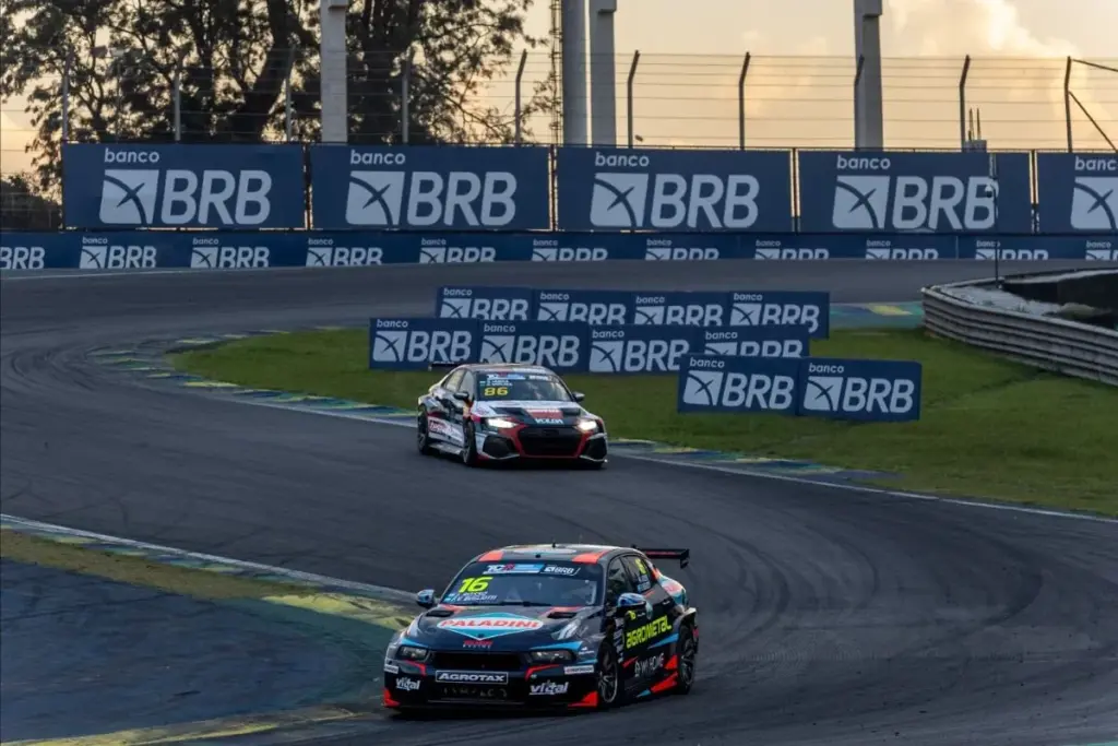 TCR: Reis and Fraga confirm favoritism and secure pole at Interlagos
