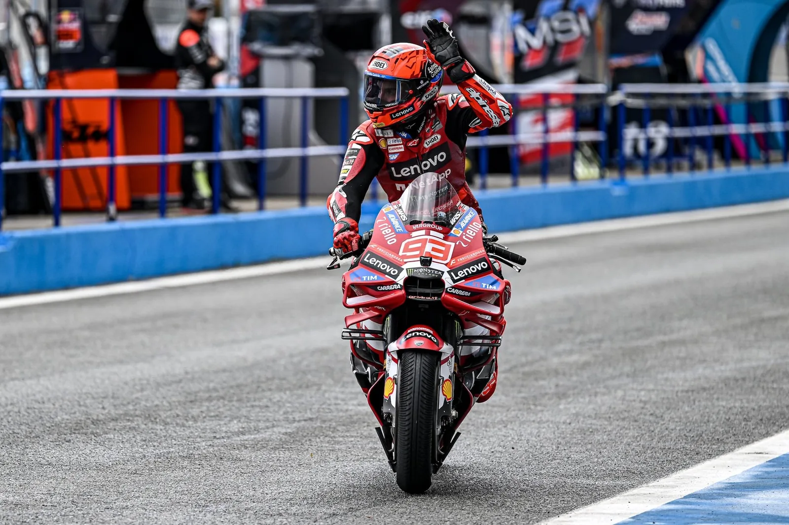MotoGP: Marc Márquez wins duel and takes pole in Jerez