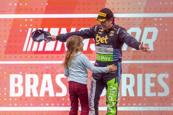 NASCAR Brazil: Cacá Bueno wins Sprint Race and takes pole position at Interlagos