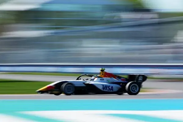 F1 Academy: Rafaela Ferreira takes fourth place in the opening race of the Canada round