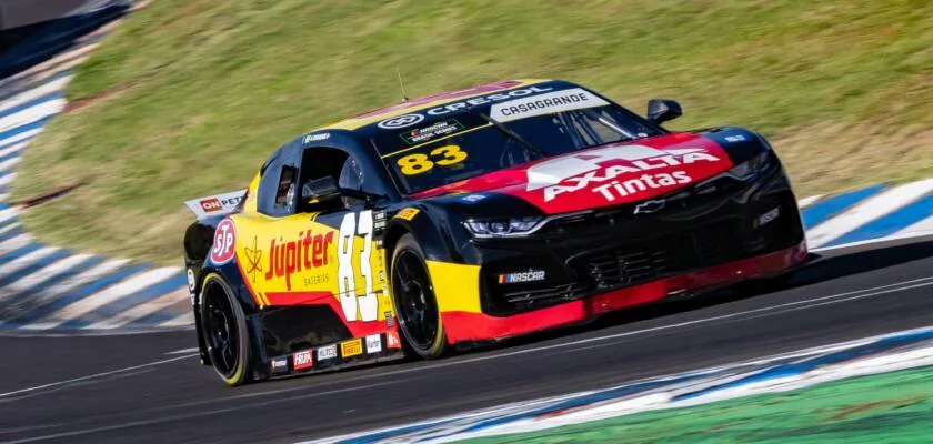 In a heated race, Casagrande comes out on top in the NASCAR Brazil Sunset Race