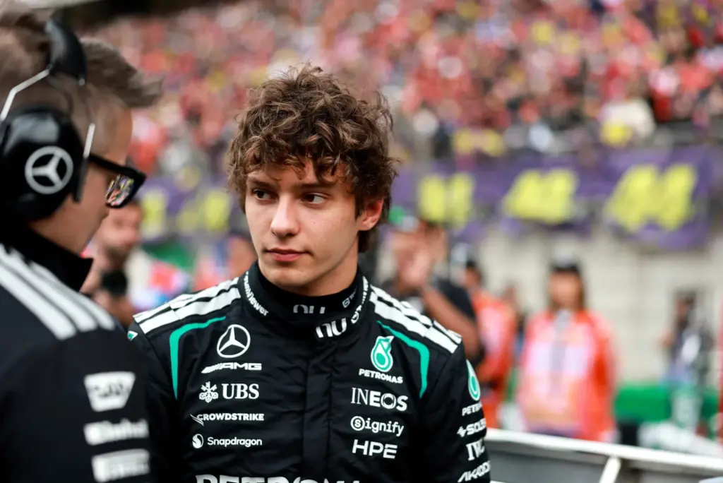 Andrea Kimi Antonelli (ITA) Mercedes AMG Formula One Team with Peter Bonnington (GBR) Mercedes AMG Formula One Team Race Engineer on the grid.
