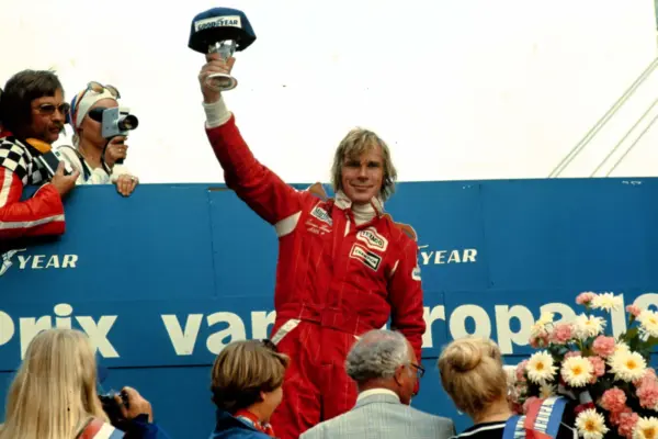 F1: Hunt's son makes emotional statement: "I watch races to hear your voice"