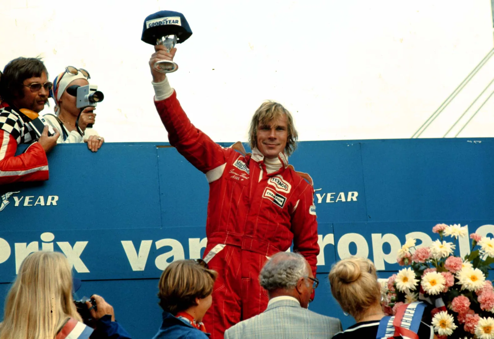 F1: Hunt's son makes emotional statement: "I watch races to hear your voice"