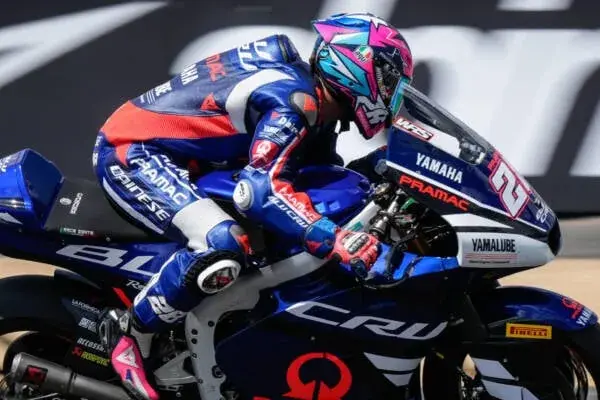 Moto2: Izan Guevara closes Friday with the best time in France