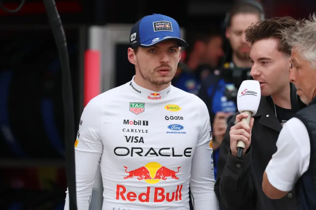 Max Verstappen (NLD) Red Bull Racing.