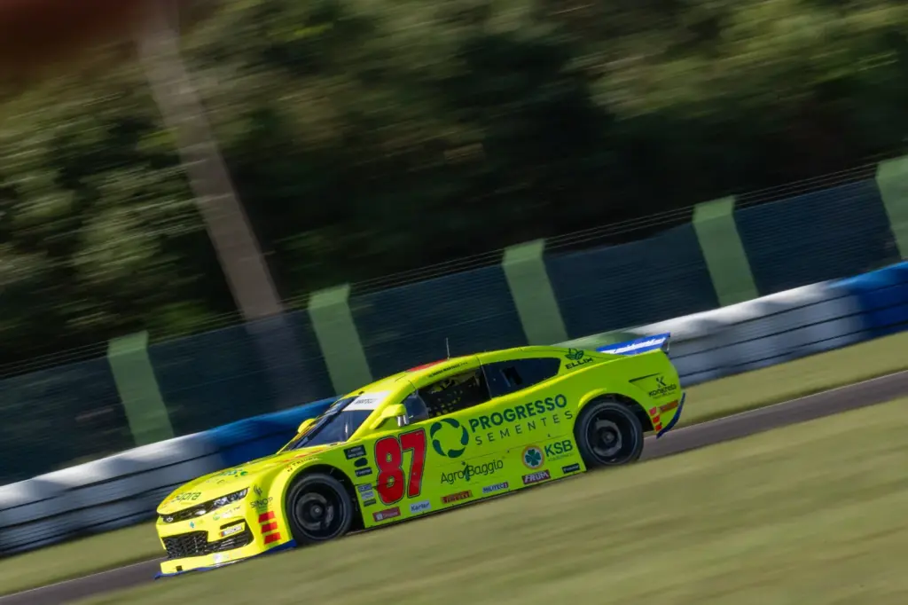 Tozzo lidera treino 1 com trio da Challenge na NASCAR Brasil em Interlagos