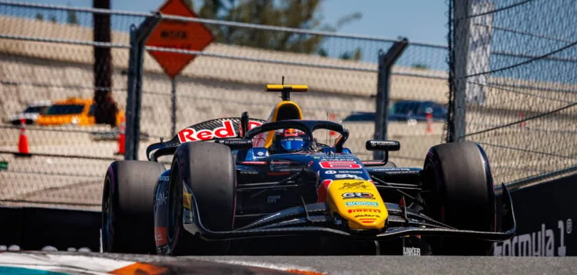 F2: Tsolov surpasses Van Hoepen in the final meters and wins Sprint in Miami
