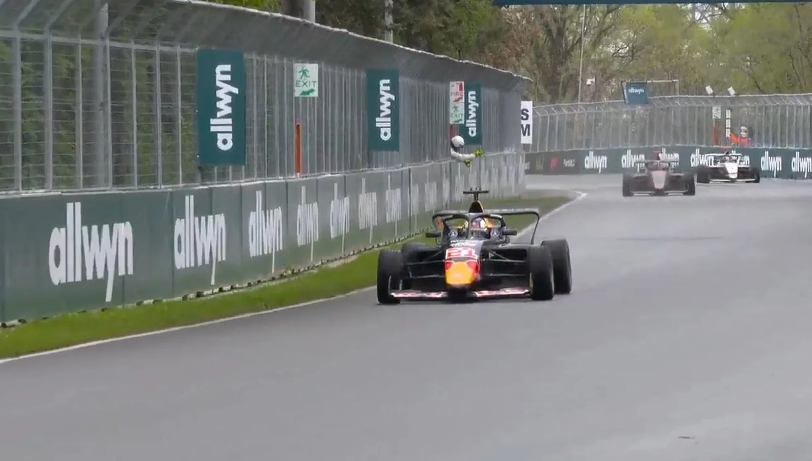 Palmowski dominates and wins wet race 3 of the F1 Academy in Canada