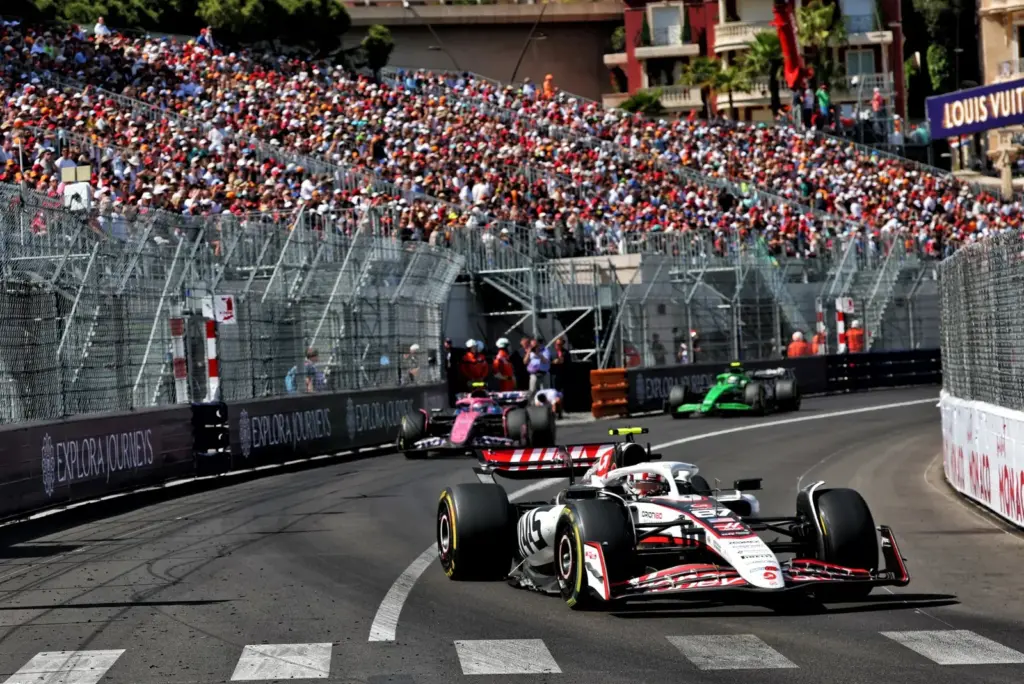 Oliver Bearman (GBR) Haas VF-25.