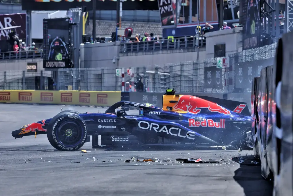 Isack Hadjar (FRA) Red Bull Racing RB22 crashed in the first practice session.