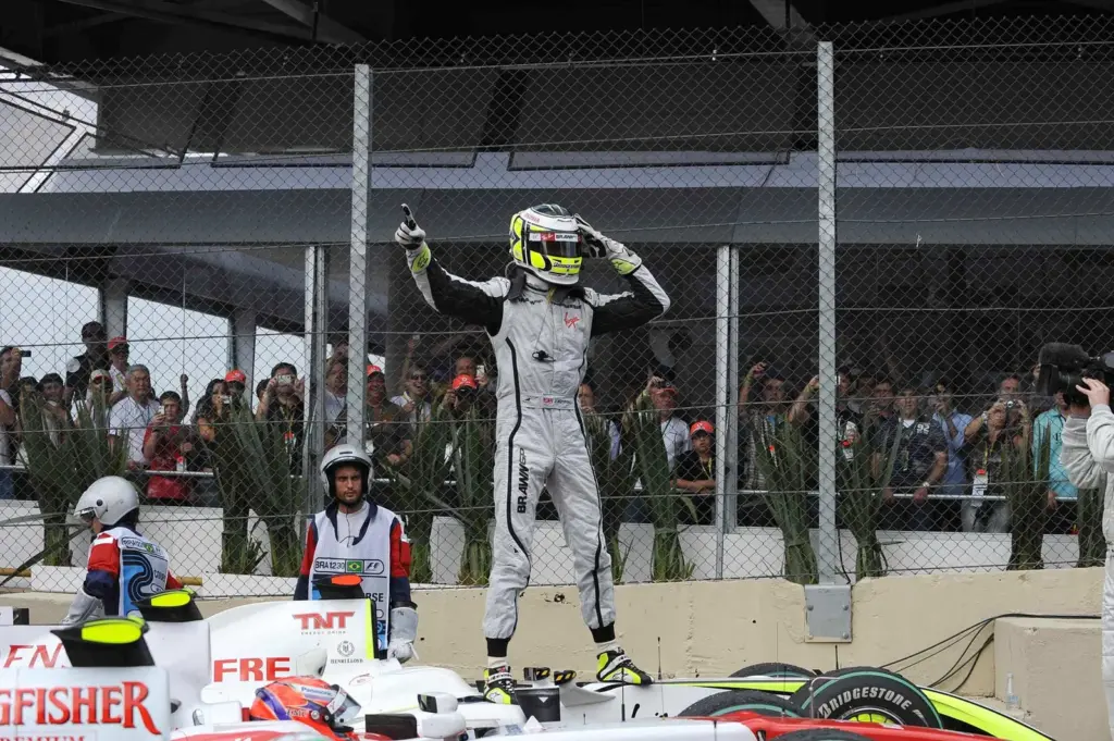 F1: Button admits desire to return to racing after retirement