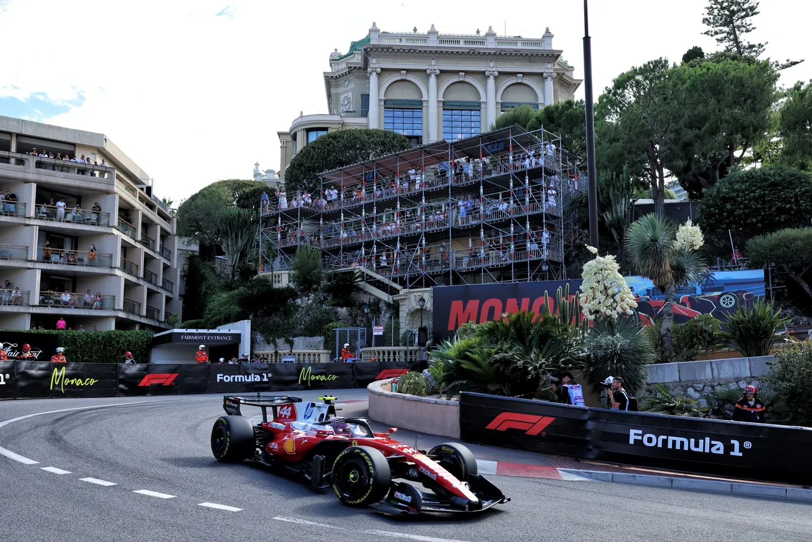 F1: Hamilton approves Ferrari's performance, but sees work ahead in Monaco
