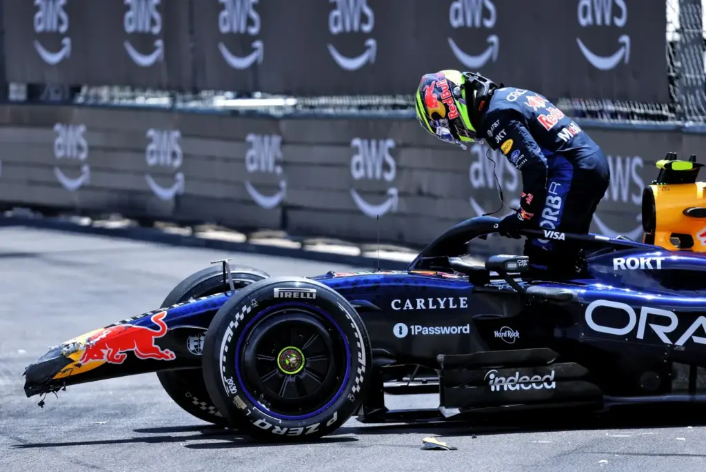 Isack Hadjar (FRA) Red Bull Racing RB22 crashed in the first practice session.