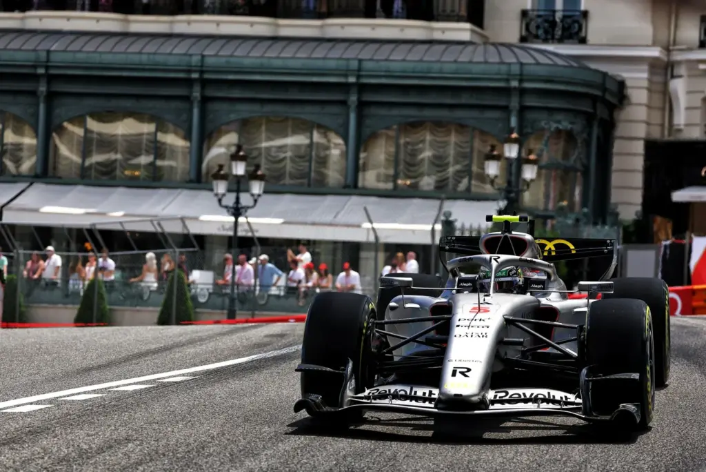 Gabriel Bortoleto (BRA) Audi F1 Team R26.