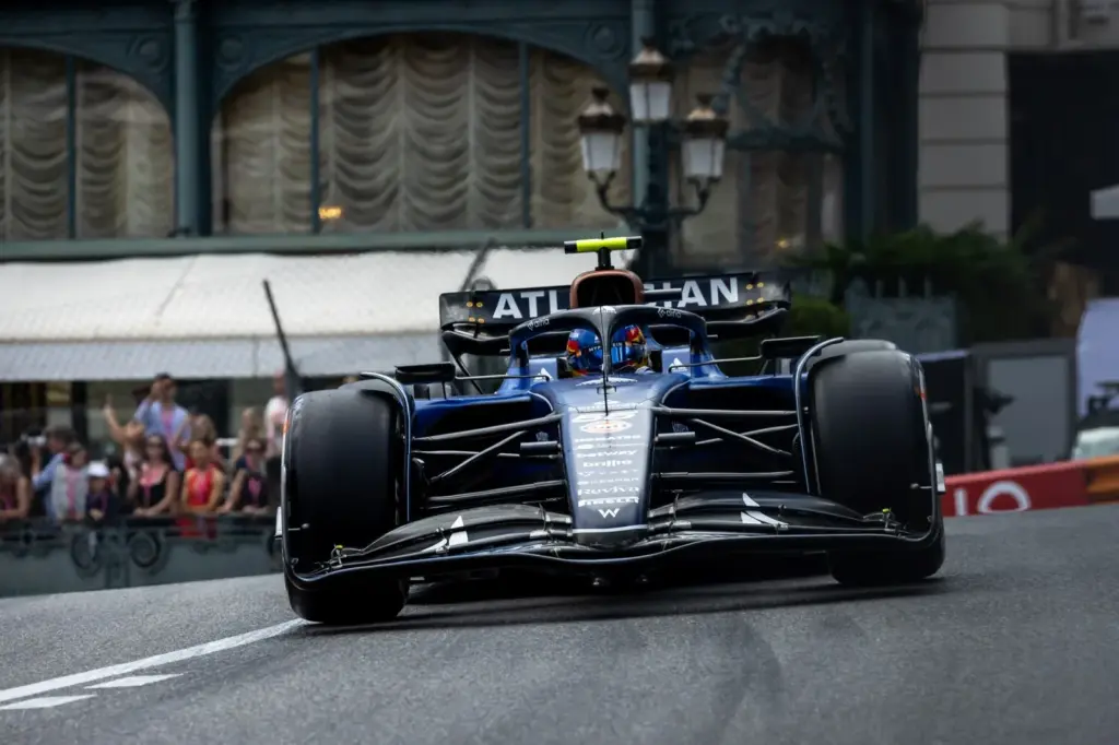 Carlos Sainz (ESP) Atlassian Williams Racing FW47.