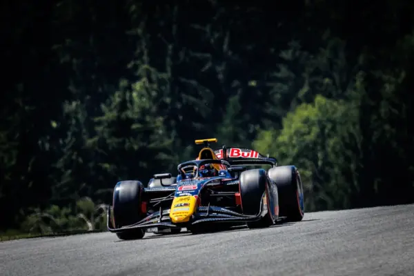 F2: Tsolov takes advantage of Dunne's mistake, takes the lead and wins in Austria