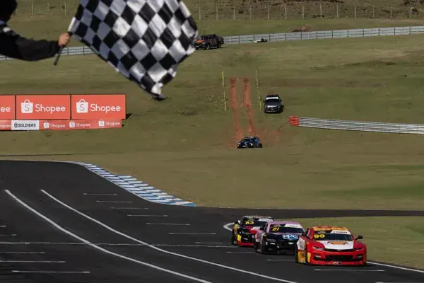 NASCAR Brazil: Chaotic finish marks Race 2 and Galid Osman wins at Velocitta