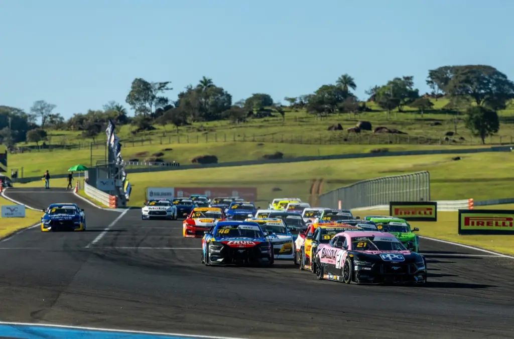 NASCAR Brazil: Chaotic finish marks Race 2 and Galid Osman wins at Velocitta