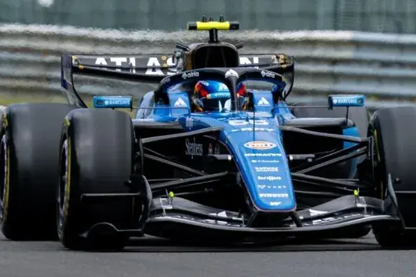 F1: Sainz receives penalty and drops to 19th on the Belgium grid