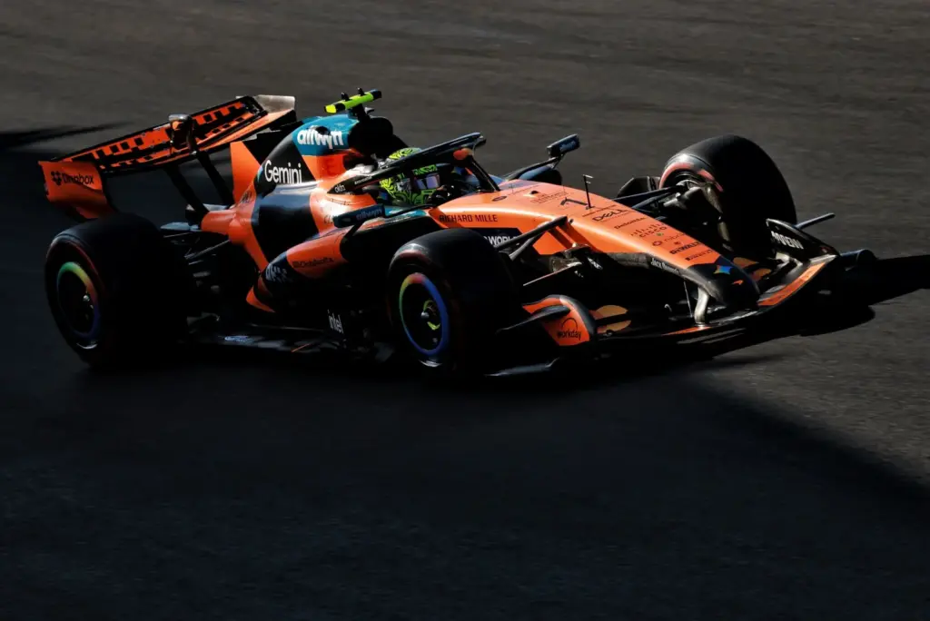 Lando Norris (GBR) McLaren F1 Team MCL40.