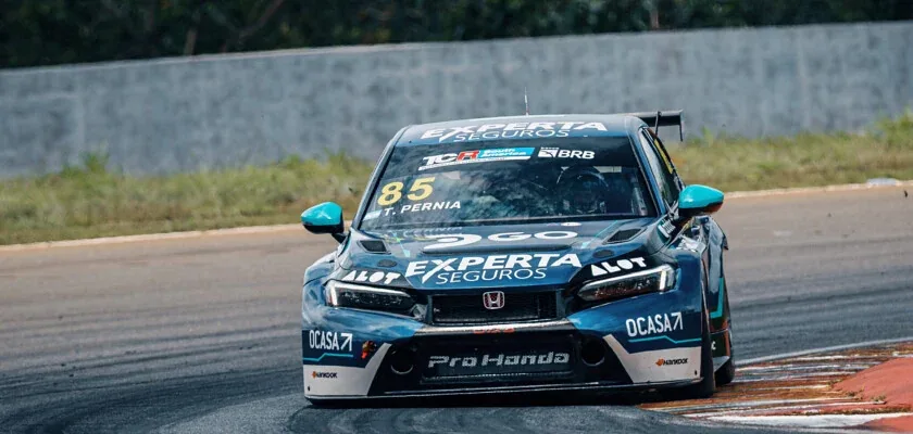 Tiago Pernía wins at Velocitta; TCR Brasil title will be decided in Race 2