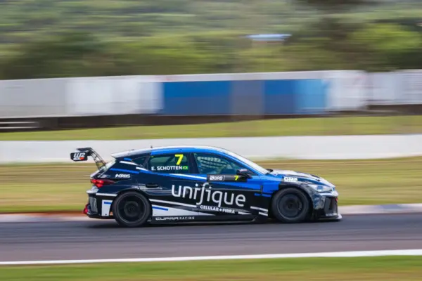 Schotten conquers first victory in TCR South America in Cuiabá