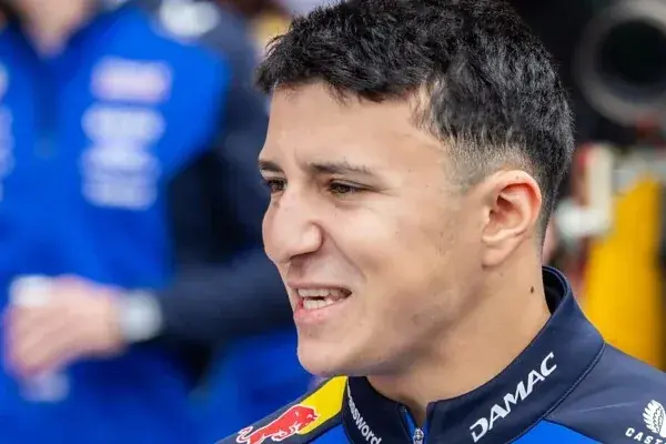 F1: Mekies talks about Hadjar's solid performance and points to renewal for 2027