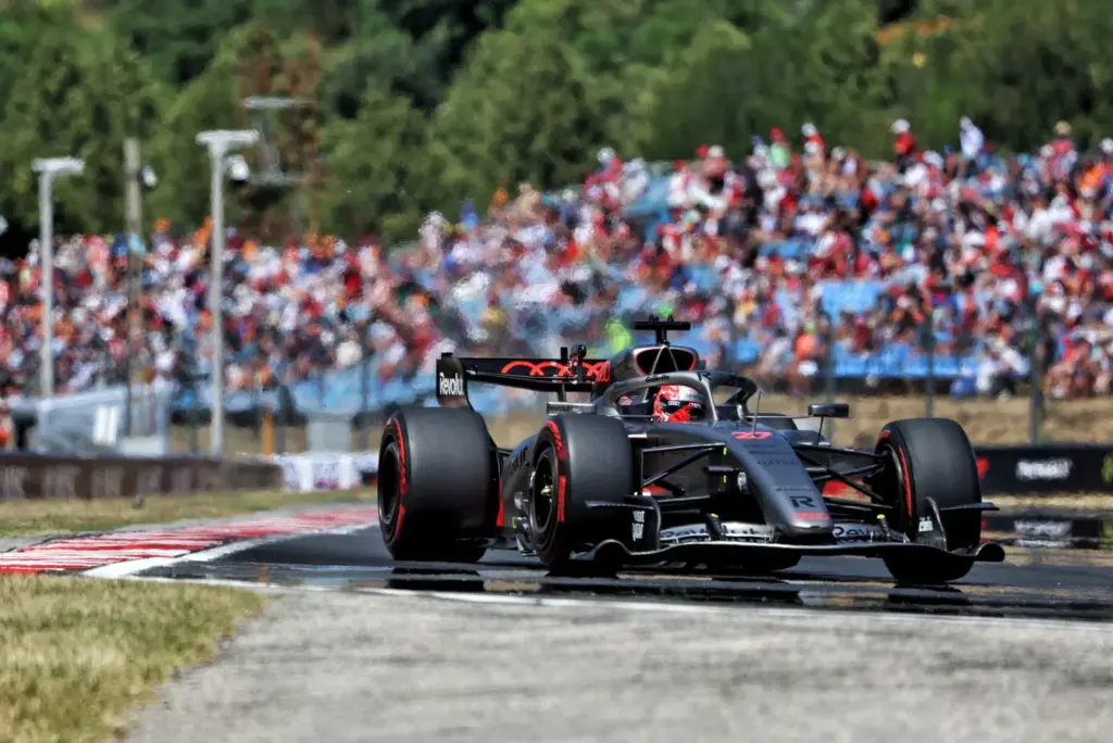 Nico Hulkenberg (GER) Audi F1 Team R26.