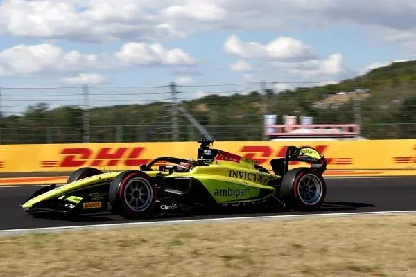 Rafael Câmara secures a top-5 finish in the Hungarian Sprint and closes the gap to the F2 leader