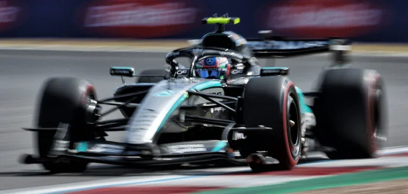 F1: Mercedes reacts after tough FP1 and puts Antonelli on top