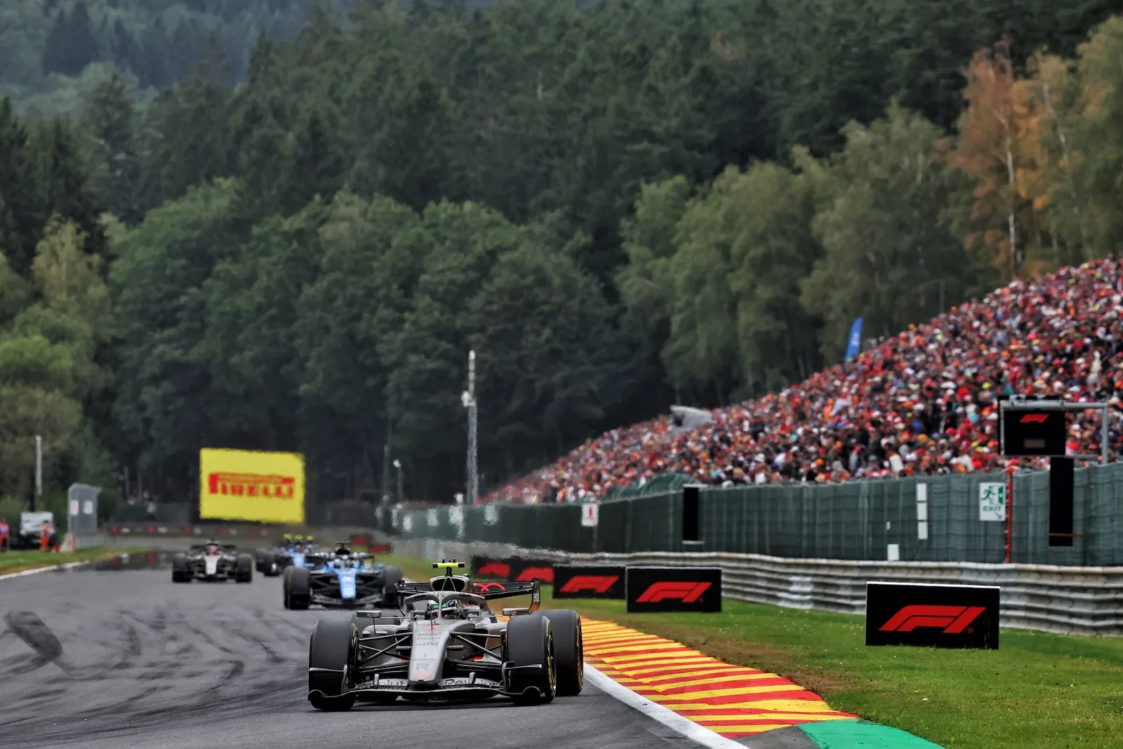 F1: Audi highlights "competitive pace" and celebrates points in Belgium