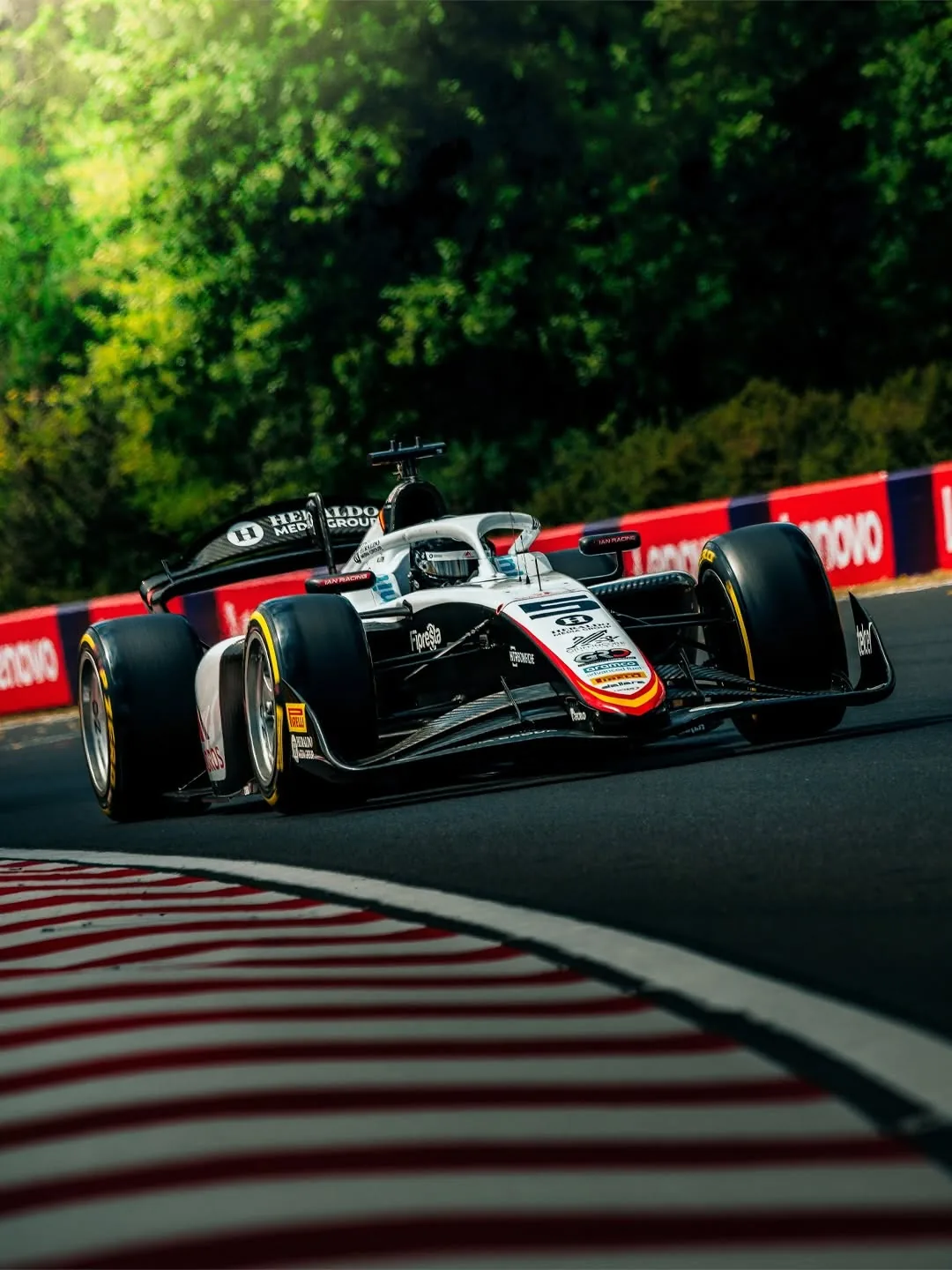 F2: León wins main race in Hungary. Câmara takes podium
