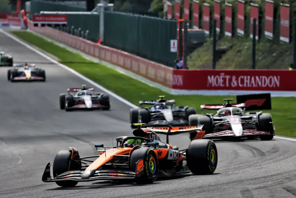 Lando Norris (GBR) McLaren MCL39.