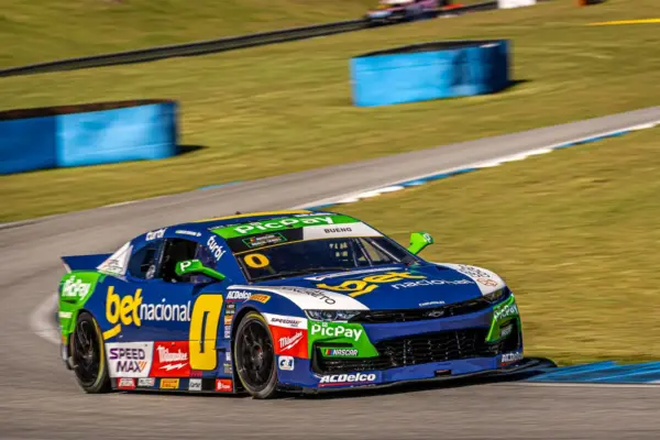 Cacá Bueno sees positive results and progress in the championship in NASCAR Brazil debut in Cuiabá