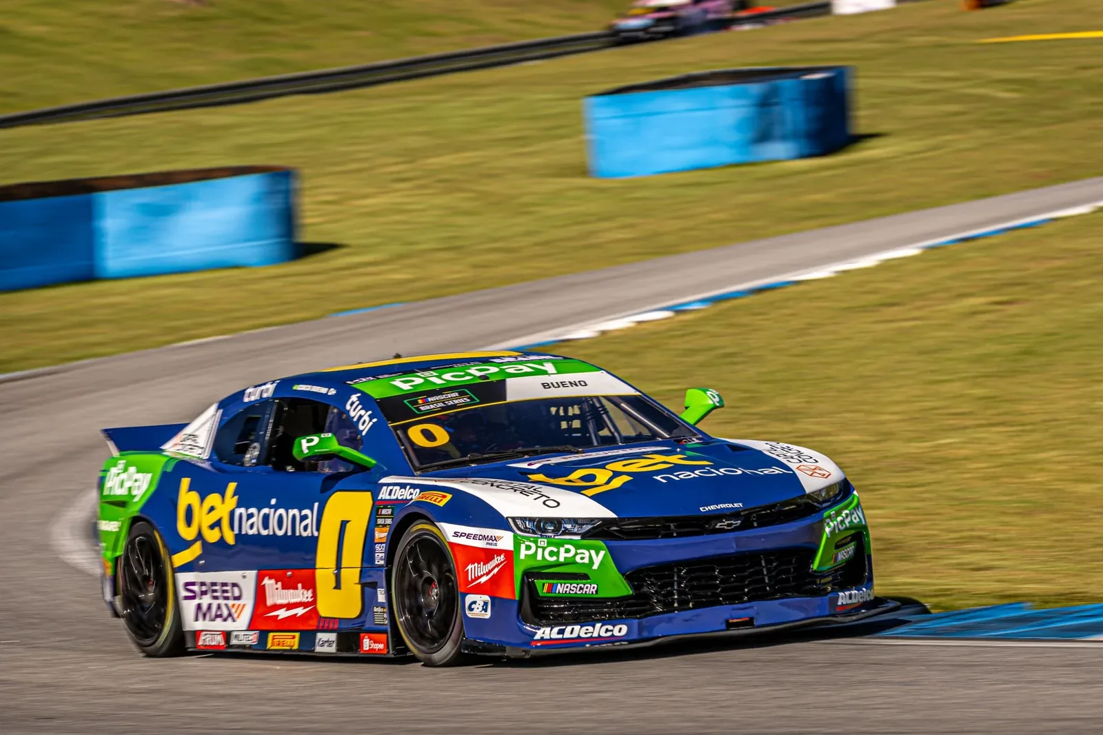 Cacá Bueno sees positive results and progress in the championship in NASCAR Brazil debut in Cuiabá