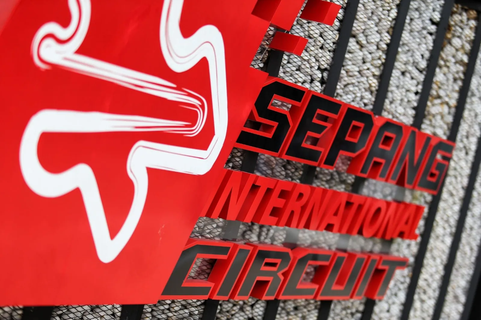 F1: Montoya believes that Verstappen and Antonelli will stand out at the GP in Sepang