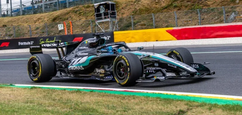 F1: Mercedes investigates Russell's loss of speed on the straights