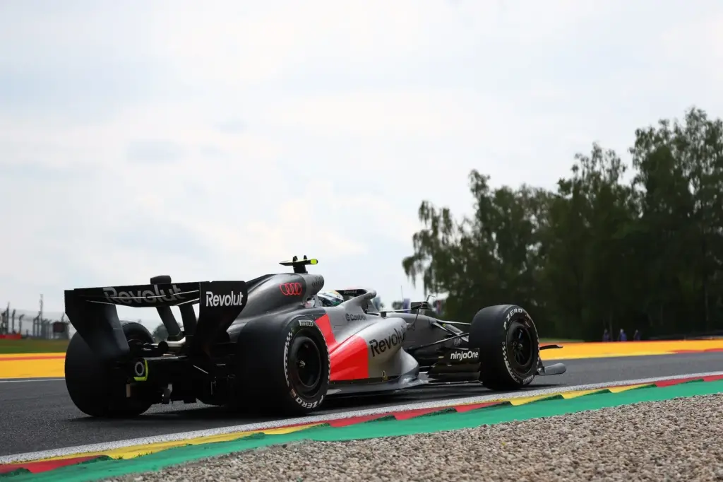 Gabriel Bortoleto (BRA) Audi F1 Team R26.