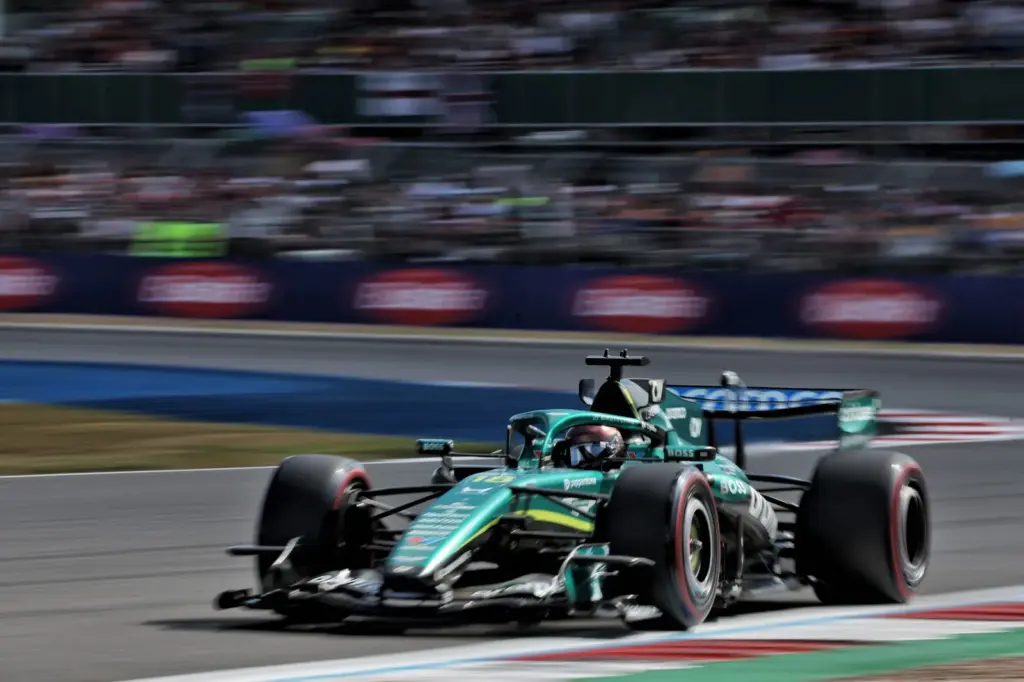 Lance Stroll (CDN) Aston Martin F1 Team AMR26.