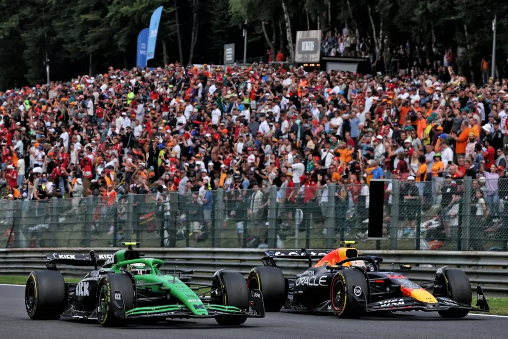 Gabriel Bortoleto (BRA) Sauber C45 and Yuki Tsunoda (JPN) Red Bull Racing RB21.