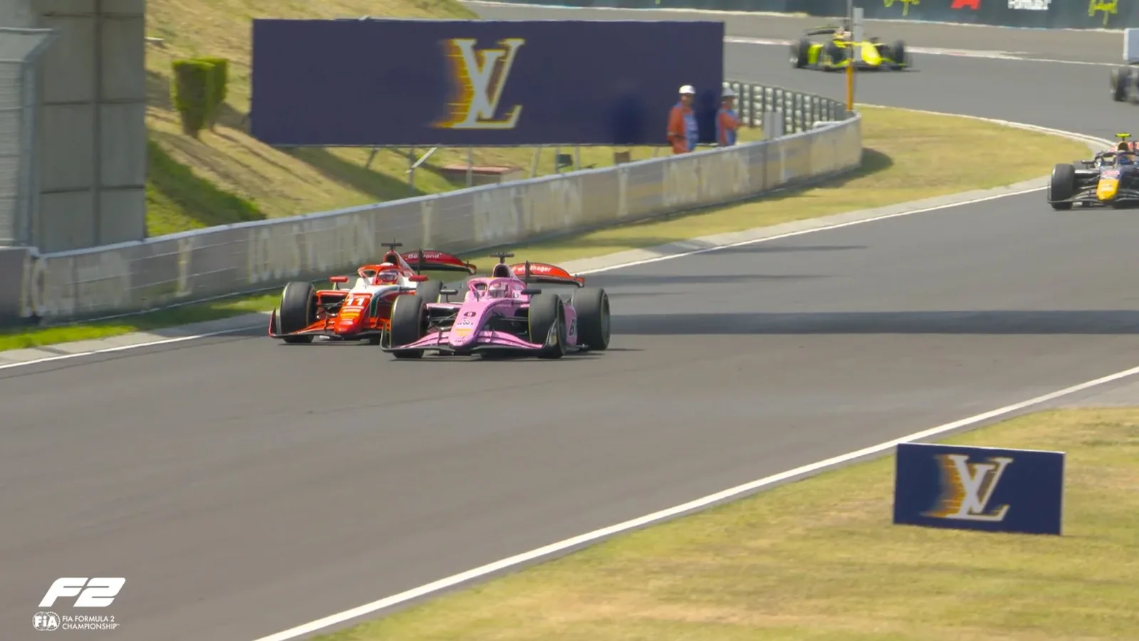 F2: Mini wins Sprint in Hungary. Câmara is close to a podium spot