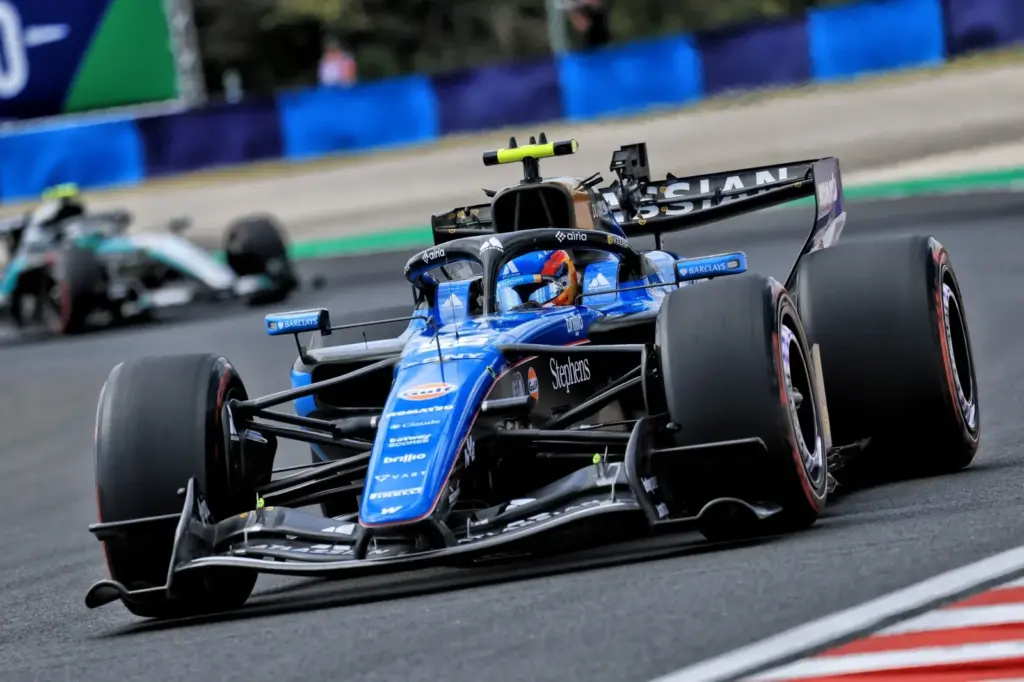 Carlos Sainz (ESP) Williams F1 Team FW48.