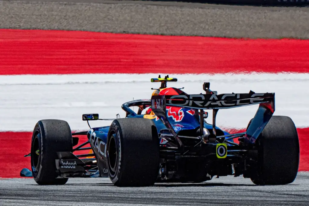 F1: Hadjar admits he eased Verstappen's overtaking