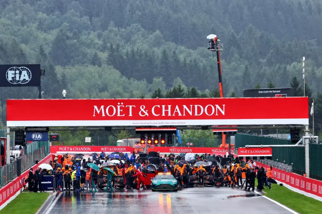 The grid before the start of the race.